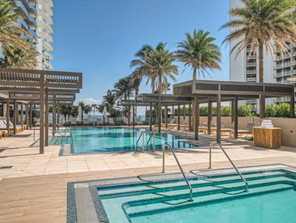 Luxury 2 - Bedroom Oceanfront Condo on Singer Island